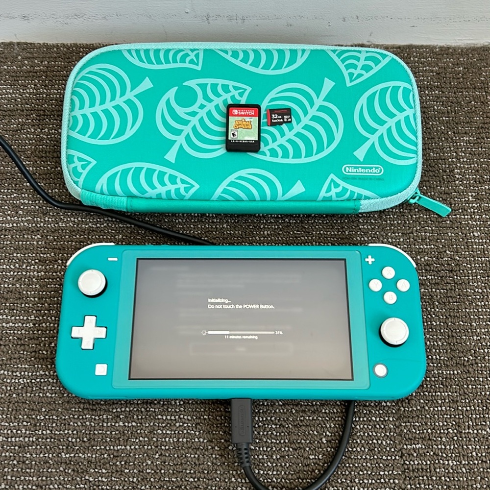 Nintendo Switch - Lite Turquoise / Animal Crossing / Carrying case / 32 GB micro